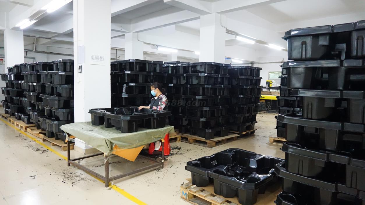 大型吸塑托盤成品區(qū)